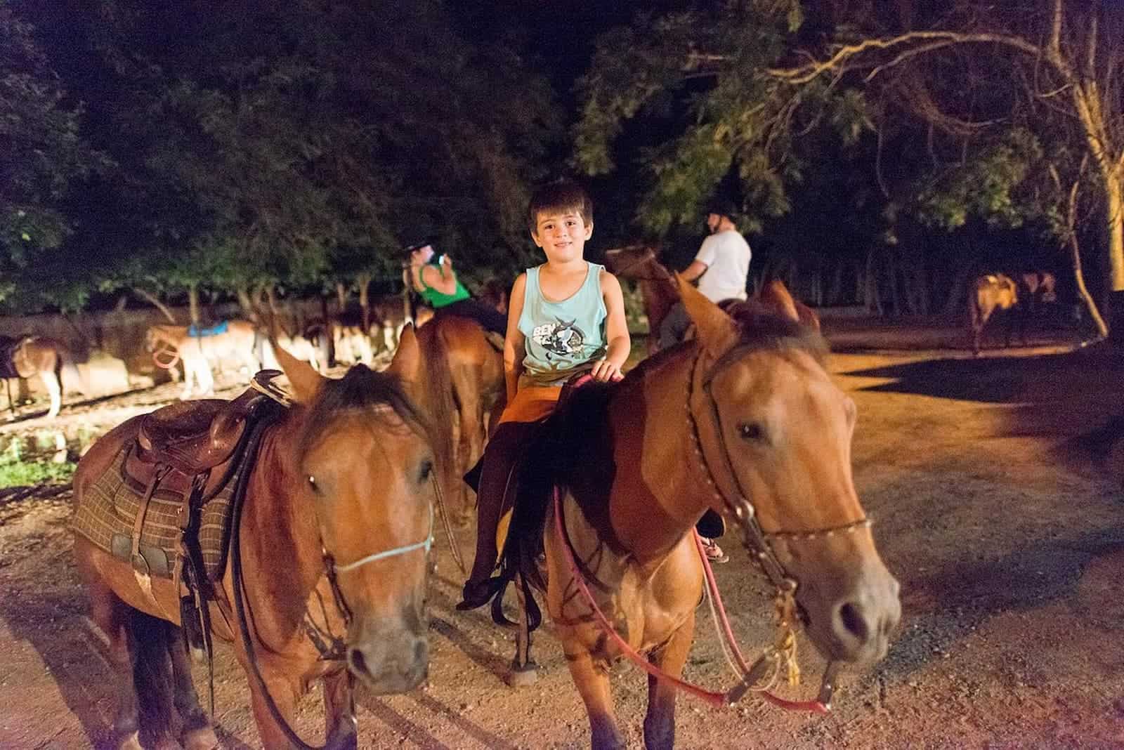 CAVALO PULANDO na CAVALGADA 